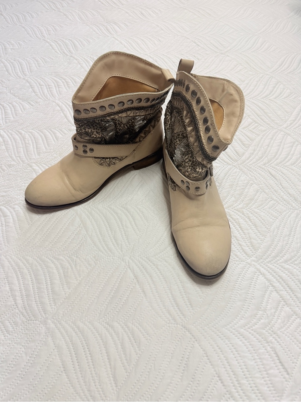 Naughty Monkey Boho Womem Tan & Metallic Leather Studded Ankle Boots. Size 9